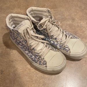 COPY —Women’s Straye shoes size 11
